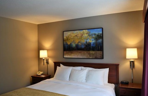 River Falls Hotel | Country Inn River Falls