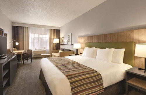 Prineville Hotel | Country Inn & Suites by Radisson, Prineville, OR