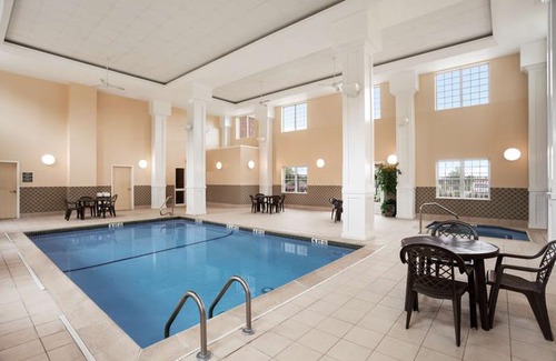Bedford Hotel | Country Inn & Suites by Radisson Manchester Airport NH