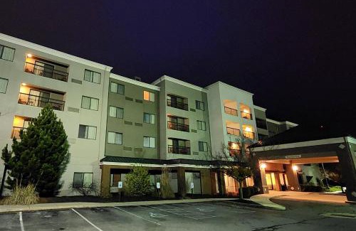 Altoona Hotel | Country Inn & Suites by Radisson, Convention Center