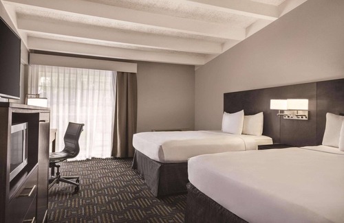 Woodbury Hotel | Country Inn & Suites by Radisson, Woodbury, MN