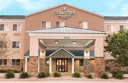 Cedar Rapids - Iowa City Hotel | Country Inn & Suites by Radisson Cedar Rapids Airport IA