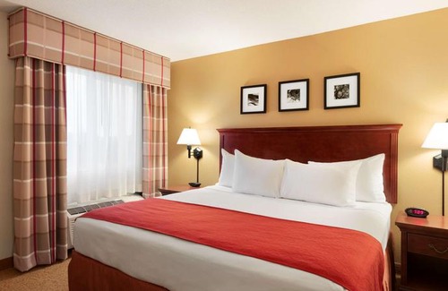Cedar Rapids - Iowa City Hotel | Country Inn & Suites by Radisson Cedar Rapids Airport IA