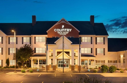 Little Chute Hotel | Country Inn & Suites by Radisson, Appleton North, WI