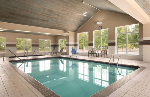 Brooklyn Center Hotel | Country Inn & Suites by Radisson Brooklyn Center MN