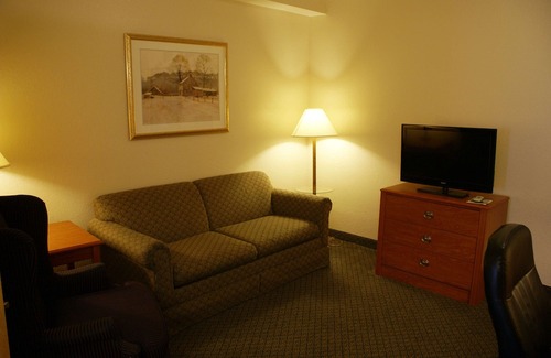 Lansing Hotel | Country Inn & Suites by Radisson, Lansing, MI