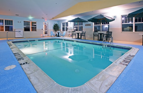 Lansing Hotel | Country Inn & Suites by Radisson, Lansing, MI
