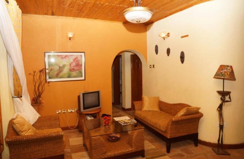Entebbe Hotel | Country Lake Resort - Garuga