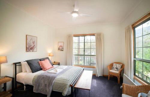 Halls Gap House | Country Lane Cottage