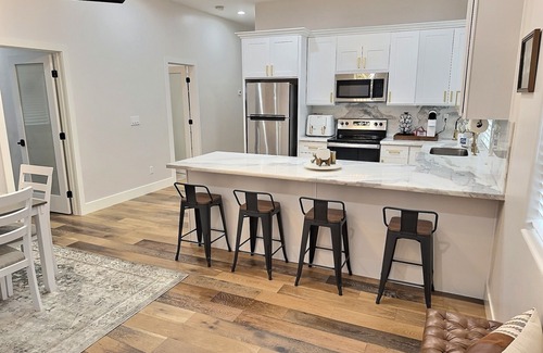 Modesto House | Country living in the city!