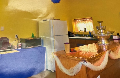 Dickinson House | Country Party House up to 46 guests 11/2 baths 1200 sq building