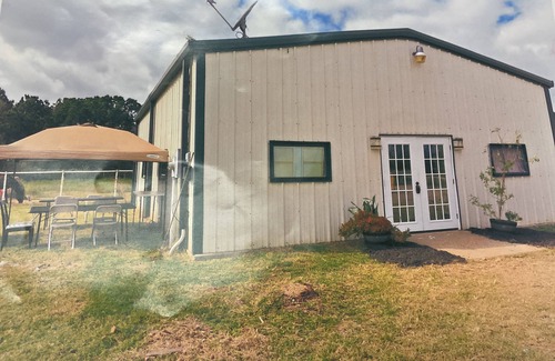 Dickinson House | Country Party House up to 46 guests 11/2 baths 1200 sq building