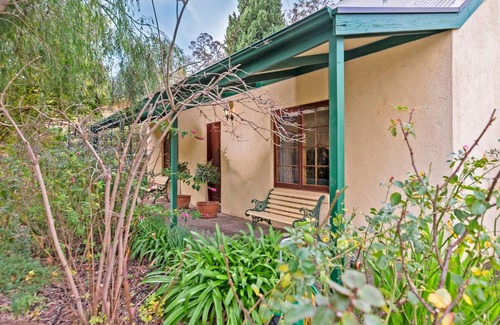 Angaston Bed & Breakfast | Country Pleasures Bed and Breakfast