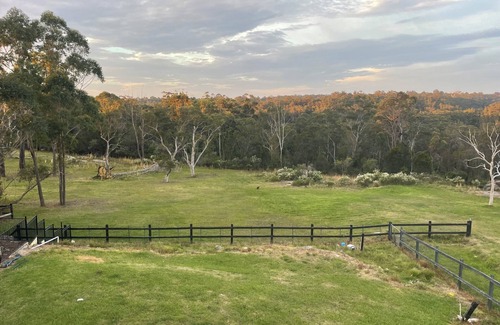 Kenthurst House | Country private estate overlooking panoramic views,Pet friendly . Resort pool