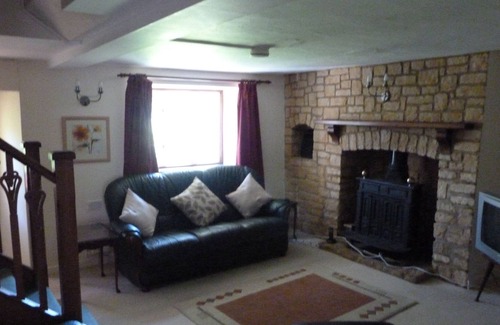 Taunton House | Country Property, Sleeps 11 Pet Friendly