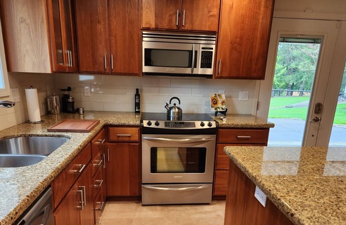 Albany Apartment | Country Quiet, City Close