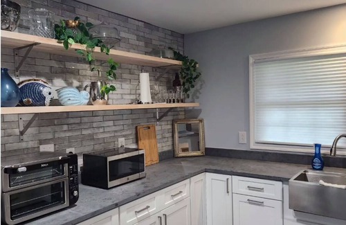 Albany House | Country space! It's what you make it!