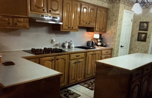 Channelview House | Country Style, 15mins downtown, entertaining space, Gazebo, large yard, parking