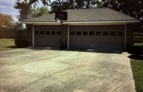 Channelview House | Country Style, 15mins downtown, entertaining space, Gazebo, large yard, parking