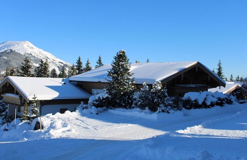 Hochkrimml Apartment | Country-style apartment with mountain views and close to the slopes