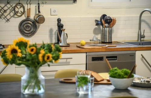 Old North Apartment | Country Vibes in North Tel-Aviv with Shelter by Sea N' Rent
