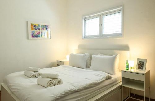 Old North Apartment | Country Vibes in North Tel-Aviv with Shelter by Sea N' Rent