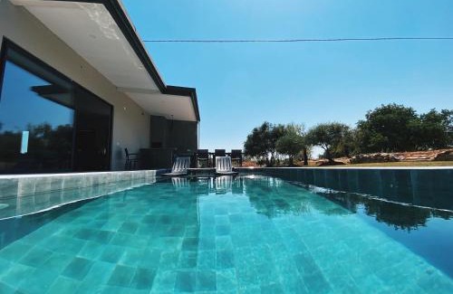 Mem Moniz Villa | Country villa in Algarve, 15 min from beach