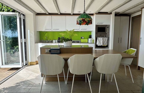 Macclesfield House | Countryside Cottage with Panoramic Views
