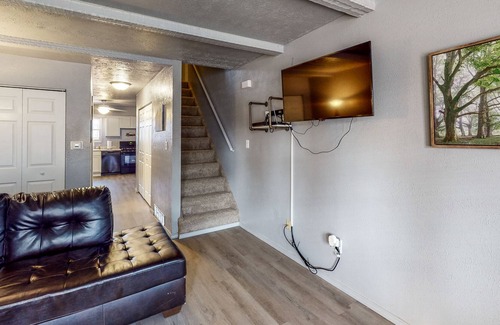 Simonton Lake House | Countryside retreat near the lake with central AC & patio - dog-friendly