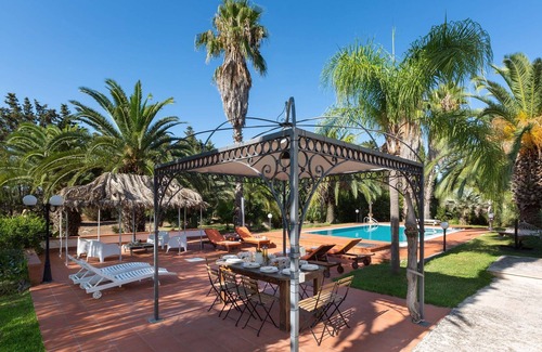 Ugento Villa | Countryside villa with swimming pool, olive tress, fruit trees, tropical garden!