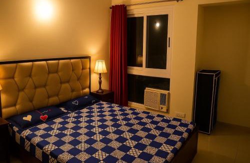 Ghaziabad House | Couple friendly room with ac, comfy bed and private window view