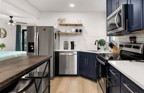 Canyon Lake Apartment | Couple's Lake View Getaway! - Kayaks, Paddle Boards + Pet Friendly -