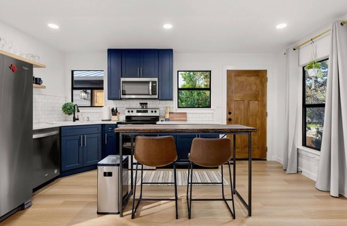 Canyon Lake Apartment | Couple's Lake View Getaway! - Kayaks, Paddle Boards + Pet Friendly -