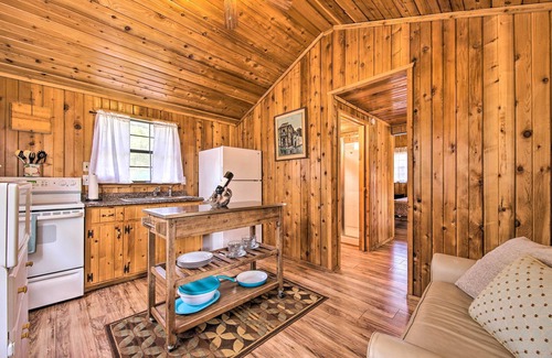 Canyon Lake Cabin | Couples Cabin w/Luxury Deck, 1 Mi to Canyon Lake!