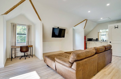 Weatherford Apartment | Couples Retreat on Farm: 6 Mi to Dwtn Weatherford!
