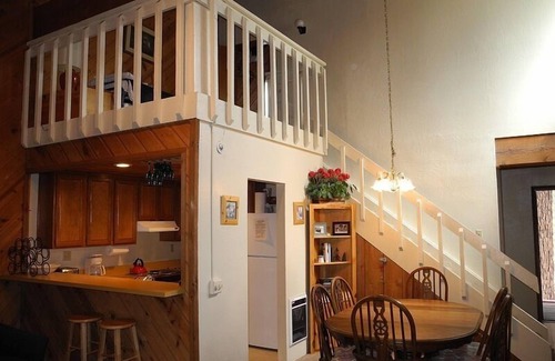 Mammoth Lakes Condo | Courchevel 8