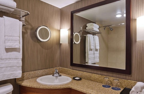 Peachtree Center Hotel | Courtland Grand Hotel, Trademark Collection by Wyndham