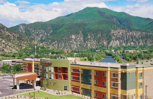 Glenwood Springs Hotel | Courtyard by Marriott Glenwood Springs