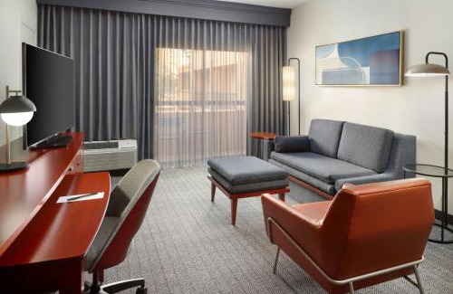Rio Hotel | Courtyard by Marriott Charlottesville
