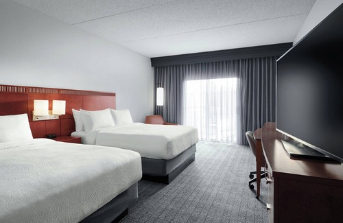 Maryland Heights Hotel | Courtyard by Marriott St Louis Westport Plaza