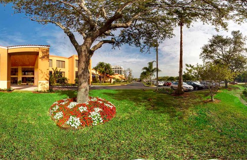 Bradenton Hotel | Courtyard by Marriott Bradenton Sarasota/Riverfront