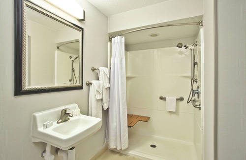 Gulfport Hotel | Courtyard by Marriott Gulfport Beachfront