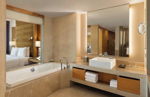 Sushant Lok Hotel | Courtyard by Marriott Gurugram Downtown