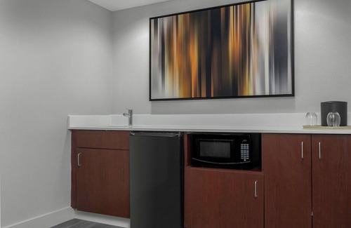 Greenway Plaza-Upper Kirby Hotel | Courtyard by Marriott Houston Rice University