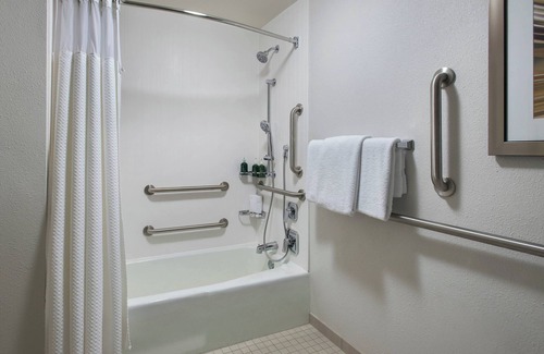 Red Bank - Tinton Falls Hotel | Courtyard by Marriott Lincroft Red Bank