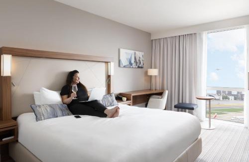 Royal Docks Hotel | Courtyard by Marriott London City Airport