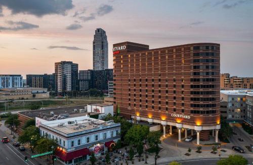 Downtown Minneapolis Hotel | Courtyard by Marriott Minneapolis Downtown