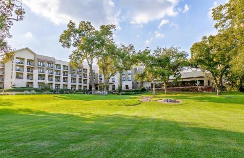 New Braunfels Hotel | Courtyard by Marriott New Braunfels River Village