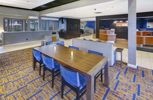 Glenview Hotel | Courtyard Chicago Glenview/Northbrook