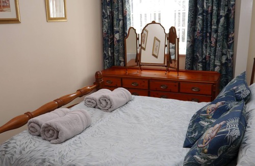 Castle Douglas Cottage | Courtyard Cottage - a cottage that sleeps 4 guests in 2 bedrooms